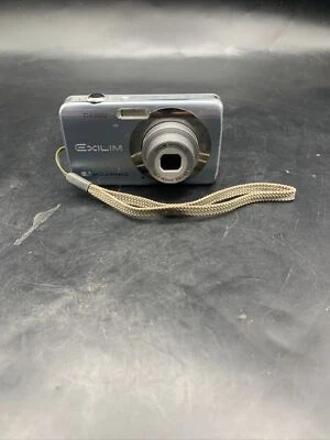 Casio EXILIM EX-Z850 8.1MP 2.5" LCD 3x Zoom Digital Camera - Silver Lense Stays - Image 1 of 4