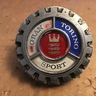 Emblema de grelha 1973 Ford Gran Torino fabricante de equipamento original - Imagem 1 de 4