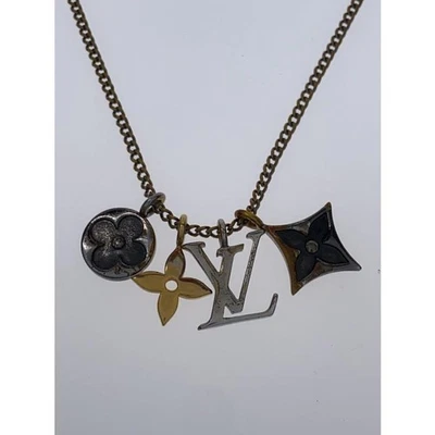 Collar Louis Vuitton Instinto Colgante Hombre MO0521 Tono Plata Decoloración Foto 1 de 4