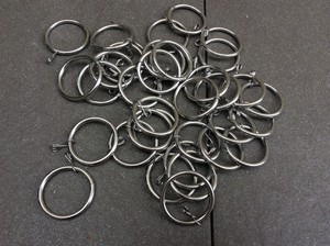  36 CURTAIN RINGS SILVER COLOUR METAL/SMOOTH POLISH FINISH(TO FIT 28MM POLE) 