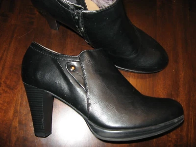 Rialto, Mocasín Cuero Negro, Cremallera Lateral, Suela Acolchada Confort 1/2', Tacón 3", 8,5 m Foto 1 de 4