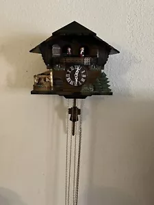 Orologio a cucù Vintage Musical Legno Foresta Nera USATO DANNEGGIATO NON FUNZIONANTE Tedesco - Foto 1 di 24