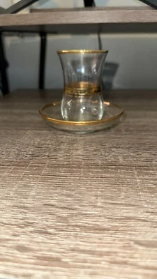 Juego de 6 vasos y platillos de té turcos Pasabahce vintage con adornos dorados Foto 1 de 4