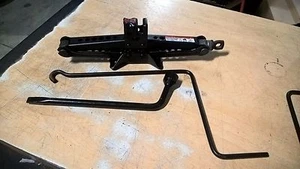 09 10 11 12 13 14 15 16 17 TOYOTA VENZA JACK WITH TOOLS LUG WRENCH - Picture 1 of 1