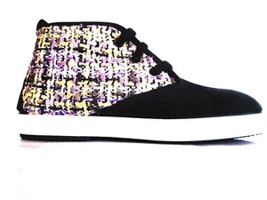 Botín de piel negro con lana de colores, planos, con borreguillo y cordones - Imagen 1 de 5