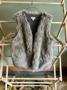 vest faux fur Merona size medium beautiful fluffy cozy grey - Picture 1 of 5
