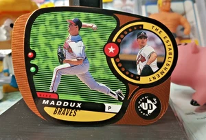 1998 UD3 The Establishment Die-Cut EM 75 Greg Maddux 250/1000 Atlanta Braves HOF - Picture 1 of 2