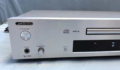 Funktioniert einwandfrei ONKYO C-7030 CD-Player Kein Zubehör dabei - Bild 1 von 4