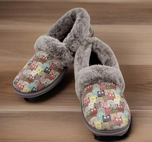 Bobs Skechers Too Cozy Hausschuhe grau Plüsch pastell Katzenmotiv Damengröße 6 - Bild 1 von 7