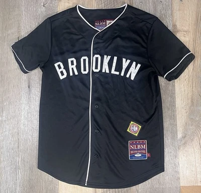 Camiseta deportiva Brooklyn NLBM para adultos pequeñas ligas negras museo de béisbol negra abotonada Foto 1 de 4