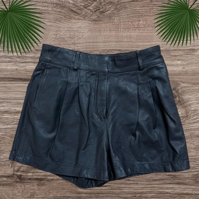 Шорты в рамке женские 26 черные кожаные плиссированные с высокой талией повседневные с карманами на молнии - Изображение 1 из 4