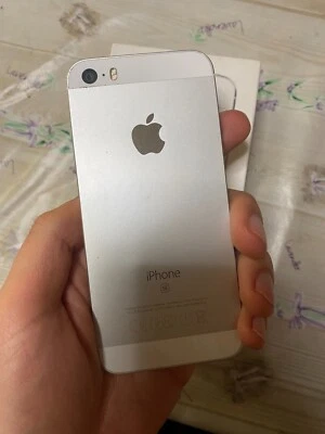 iphone SE Bianco, 32 GB, utilizzato poco (super prezzo) - Immagine 1 di 3