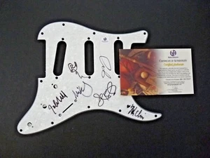Golpeador de guitarra autografiado firmado Wilco las 6 bandas certificado GAI global LEER - Imagen 1 de 3