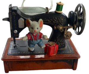 Vintage Sewing Machine Ornament With Mouse Table Desk Top Decoration - Picture 1 of 8