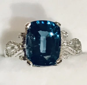 ANELLO 4,65 ct TOPAZIO BLU LONDRA NATURALE E DIAMANTI ORO BIANCO MASSICCIO 10K - Foto 1 di 11