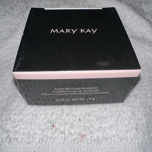 Mary Kay Silky Setting Powder Light Medium Beige .28 oz. 175895 New In Box - Picture 1 of 6