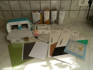 Cricut joy Schneideplotter mit viel Zubehör Folien Stifte wie NEU da unbenutzt - Bild 1 von 9