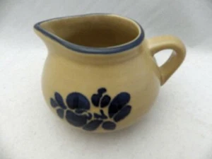 Pfaltzgraff Volkskunst Muster - Sauciere/Saucenkrug - EUC - Bild 1 von 3