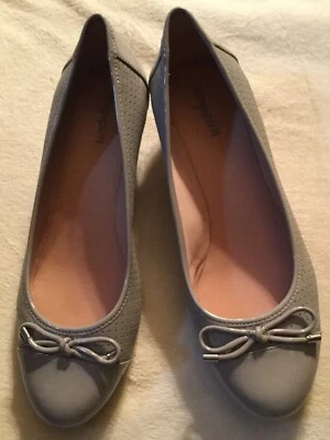 Easy Spirit 女式舒适可爱鞋 9 码 ~ 全新 ~ 灰色专利 — 第 1/4 张图片