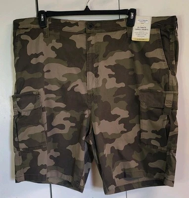 Levi Camo Cargo Shorts Sz 46 Secure Zipper Pocket And 2 Side Pockets Mens Nwt - Image 1 of 4