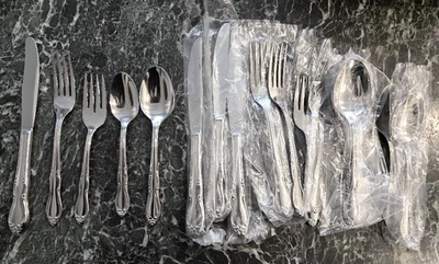 4 Place Settings Oneida Simon & George Rogers Homestead Stainless Steel Flatware - Image 1 of 3