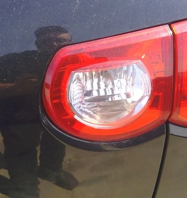 Tapa de luz trasera derecha pasajero montada para 09-12 TRAVERSE 2316149 Foto 1 de 4