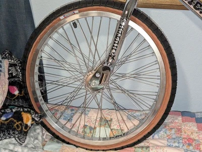 Neumáticos HUTCH BMX 20x1,75 negros NUEVOS JDB Trick Star - MONTADOS PARA MOSTRAR - Envío gratuito Foto 1 de 4