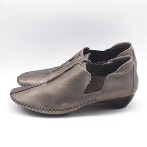 Donald J Pliner Metallic Bronze brown shoes “Peace for the Children” Size 9 - Picture 1 of 7