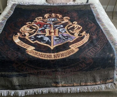 Mundo Mágico Harry Potter Hogwarts Tapiz Negro Manta Foto 1 de 4