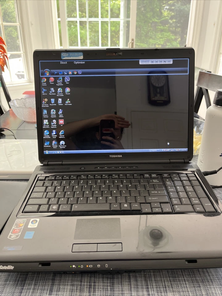 Toshiba Satellite L355D Laptop 3GB RAM 2.10 GHz AMD Turion X2 Windows Vista - Image 1 of 4