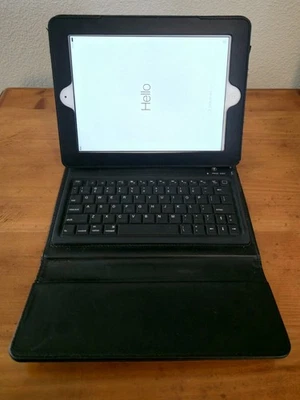 iPad 3rd Gen 32GB Wi-Fi White Bundled w/ Keyboard Case & Charging Cables - Good - Image 1 of 4