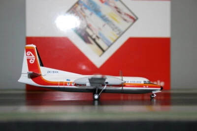 Western Models/Aeroclassics 1:200 Air New Zealand Fokker F-27 ZK-BXH (WM211079) - Image 1 of 4