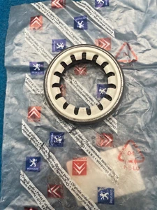 CITROEN / PEUGEOT DIFFERENTIAL OIL SEAL 3010.28 GENUINE DEALER PART BRAND NEW - Picture 1 of 2