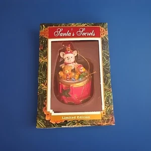 Tambor de juguete vintage de Santa's Secrets hecho a mano adorno de Navidad nuevo - Imagen 1 de 3