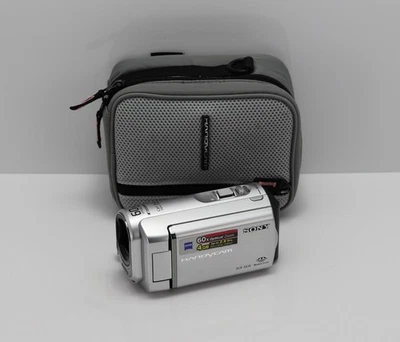 SONY HANDYCAM DCR-SX30E CAMCORDER 4GB FLASH MEMORY / CARD VIDEO CAMERA - Image 1 of 4