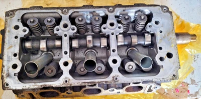 CHRYSLER 300 3.5L V-6 CULATA - MANO IZQUIERDA - USADA Foto 1 de 4