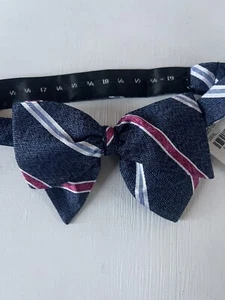 NUEVO CON ETIQUETAS PAJARITA NORDSTROM PARA HOMBRES 100 % SEDA AZUL MARINO ROSA A RAYAS $59 - Imagen 1 de 4