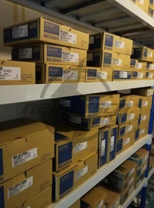 UN NUEVO SERVO DRIVE MITSUBISHI MR-J2S-20A-PQ018T021 - Imagen 1 de 1