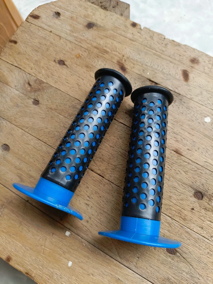 NOS Old School BMX Handgrip Pair 22mm Blue Haro MX-Like - Image 1 of 4