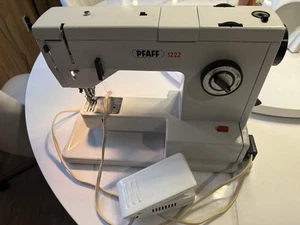 Vintage PFAFF 1222 Sewing Machine With Case & Foot Pedal Runs Great - Picture 1 of 7