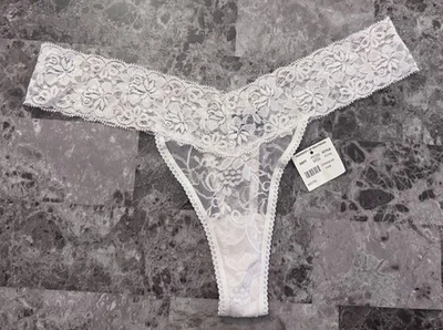 NWT FREDERICK'S OF HOLLYWOOD LARGE WHITE FLORAL LACE VINTAGE RARE THONG PANTIES - Image 1 of 3