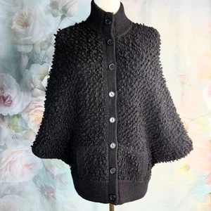Vintage Cedric’s schwarzer Strickpullover mit Fledermausknöpfen und Rollkragen - Bild 1 von 4