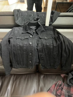 Chaqueta de camionero True Religion New World Tour negra mediana con botones para hombre Foto 1 de 4