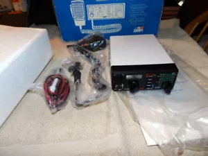 SMR Striker ST-8200 Mounted In-Boat Marine Radio VHF AM/FM Not Working NIB - Picture 1 of 8