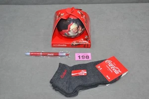 Coca Cola Gray Socks (3-Pack) Pen & Christmas Tree Bauble Decoration Gift Set - Foto 1 di 9