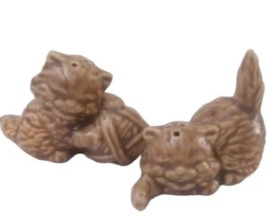 Vintage Grinning / Smiling Cats Kittens Ceramic Salt and Pepper Shakers - Picture 1 of 11