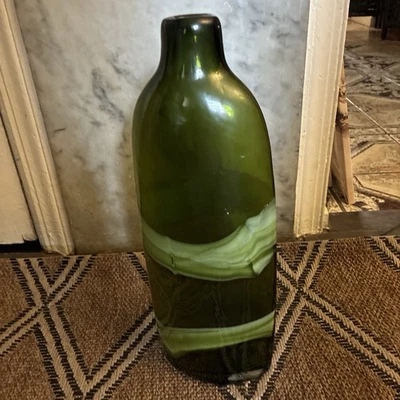 Jarrón de vidrio soplado a mano Pier 1 de colección verde/blanco remolino 11" Foto 1 de 4