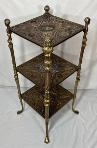 Antiguo soporte de mesa vintage estilo eduardiano dorado Ormolu de metal de 3 niveles patas de querubín - Imagen 1 de 21