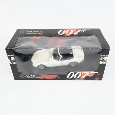 AUTOart 1/18 Toyota 2000GT Cabrio James Bond Version White Diecast Model Car - Image 1 of 4