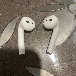 Apple AirPods 2nd Generation AirPod Left & Right Ear Only - A2031, A2032 - Picture 1 of 3